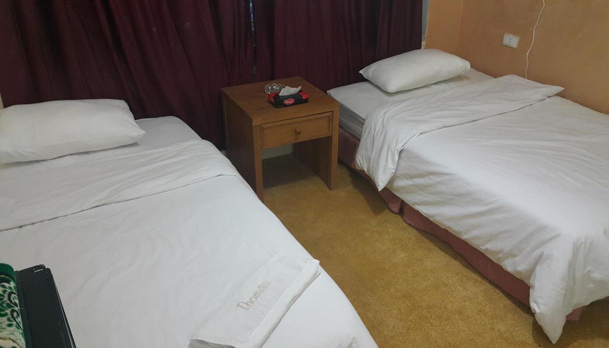 Al-Houriat Hotel Amman Zewnętrze zdjęcie