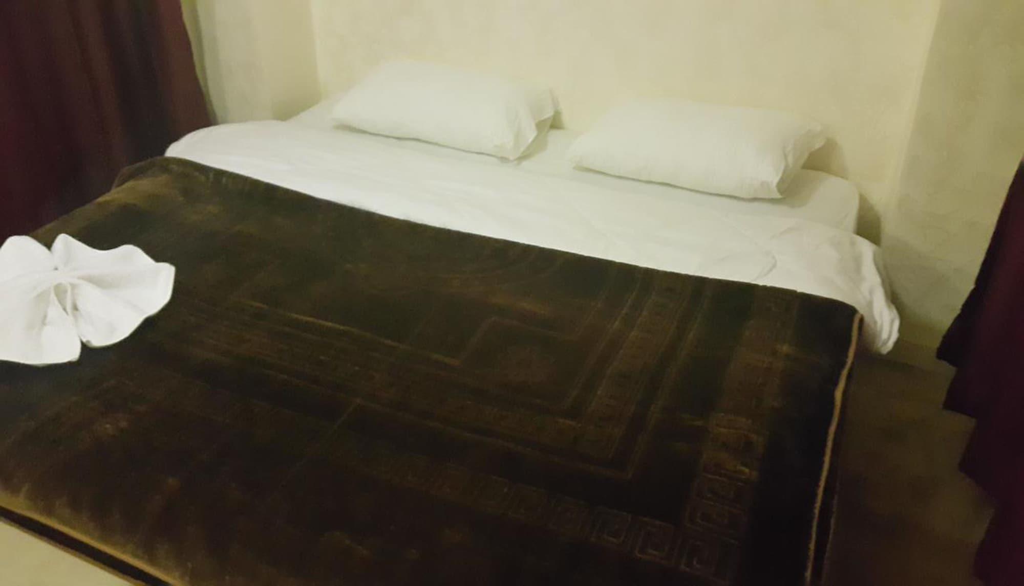Al-Houriat Hotel Amman Zewnętrze zdjęcie