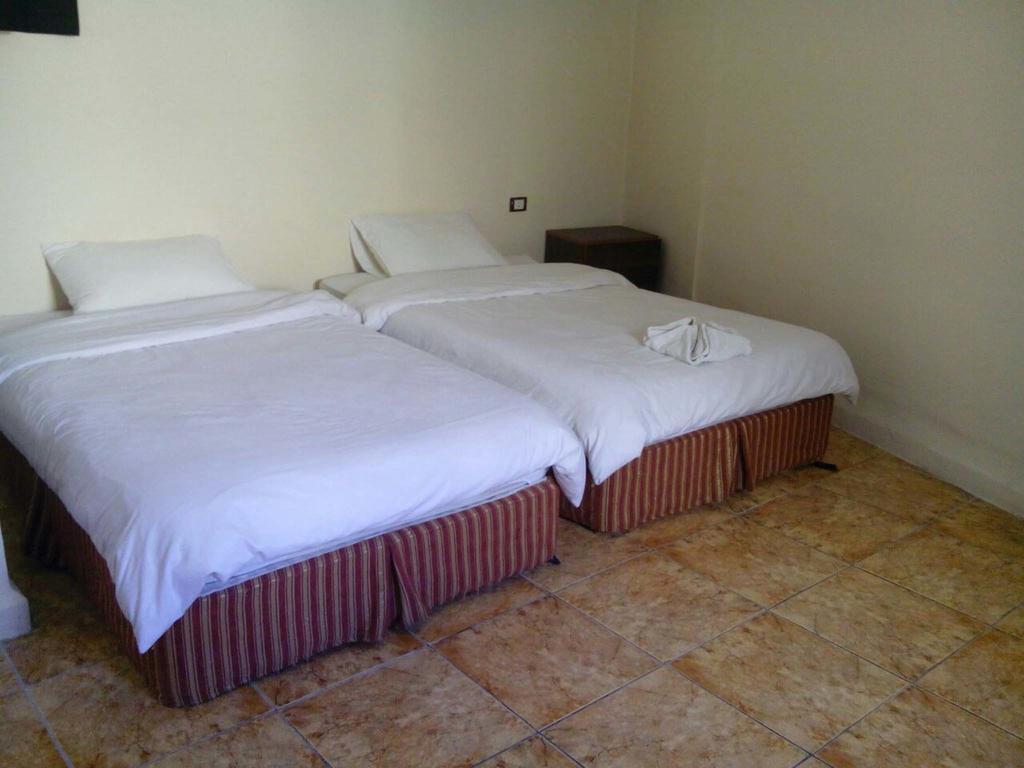 Al-Houriat Hotel Amman Zewnętrze zdjęcie