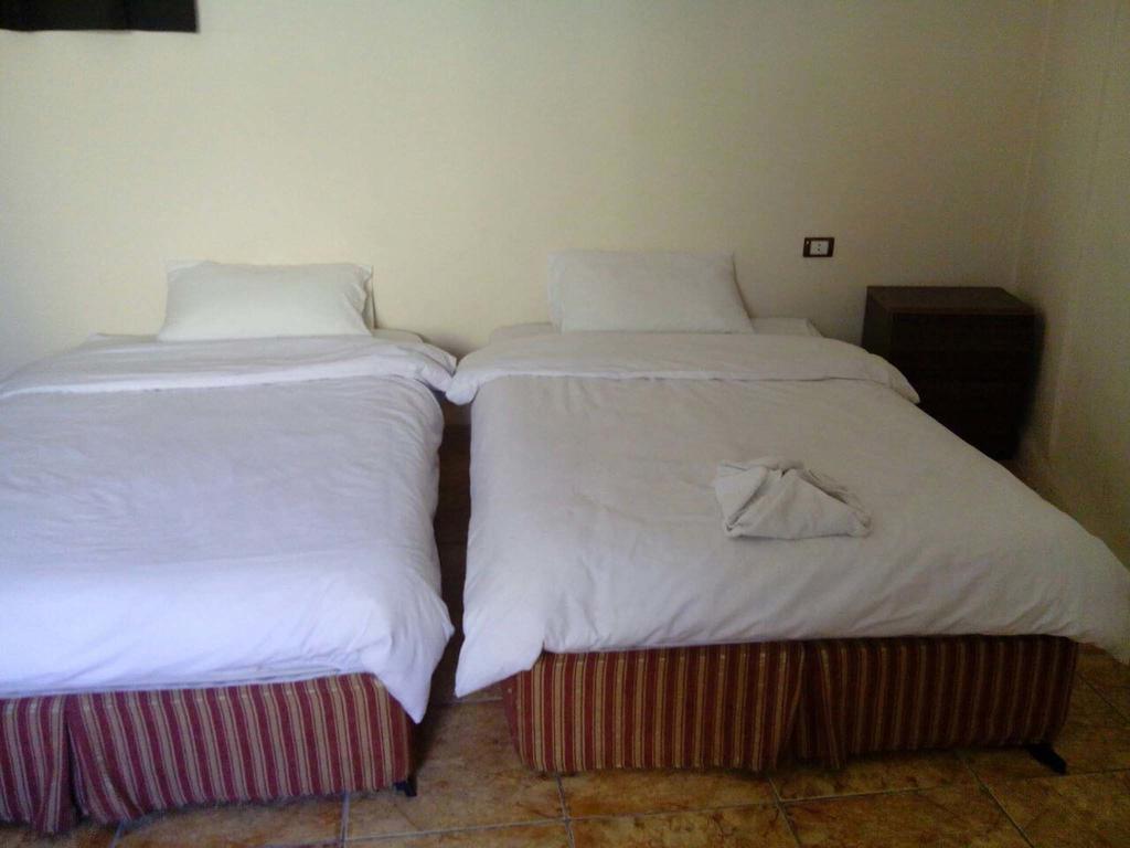 Al-Houriat Hotel Amman Zewnętrze zdjęcie