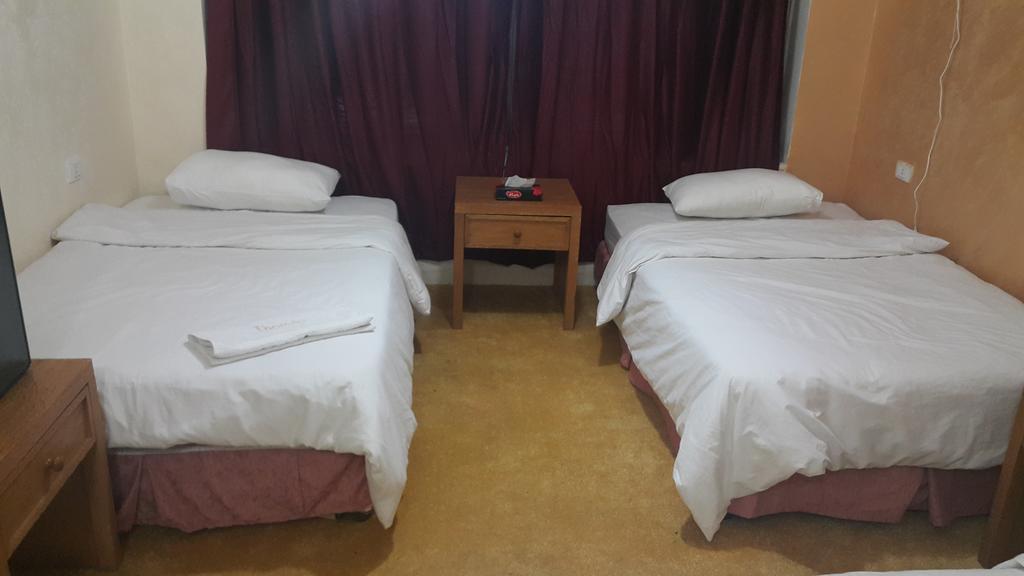 Al-Houriat Hotel Amman Zewnętrze zdjęcie
