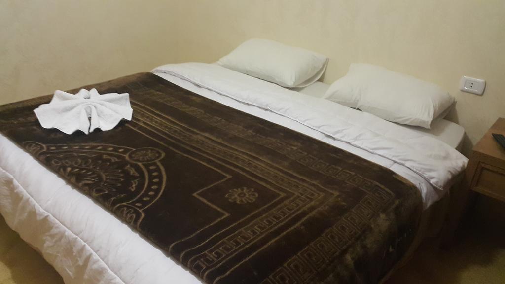Al-Houriat Hotel Amman Zewnętrze zdjęcie
