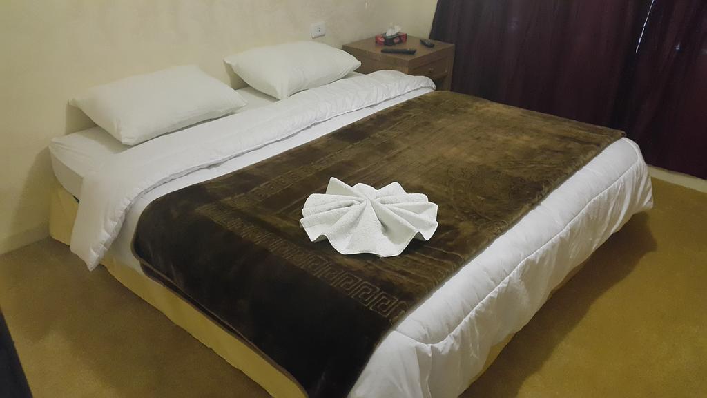 Al-Houriat Hotel Amman Zewnętrze zdjęcie