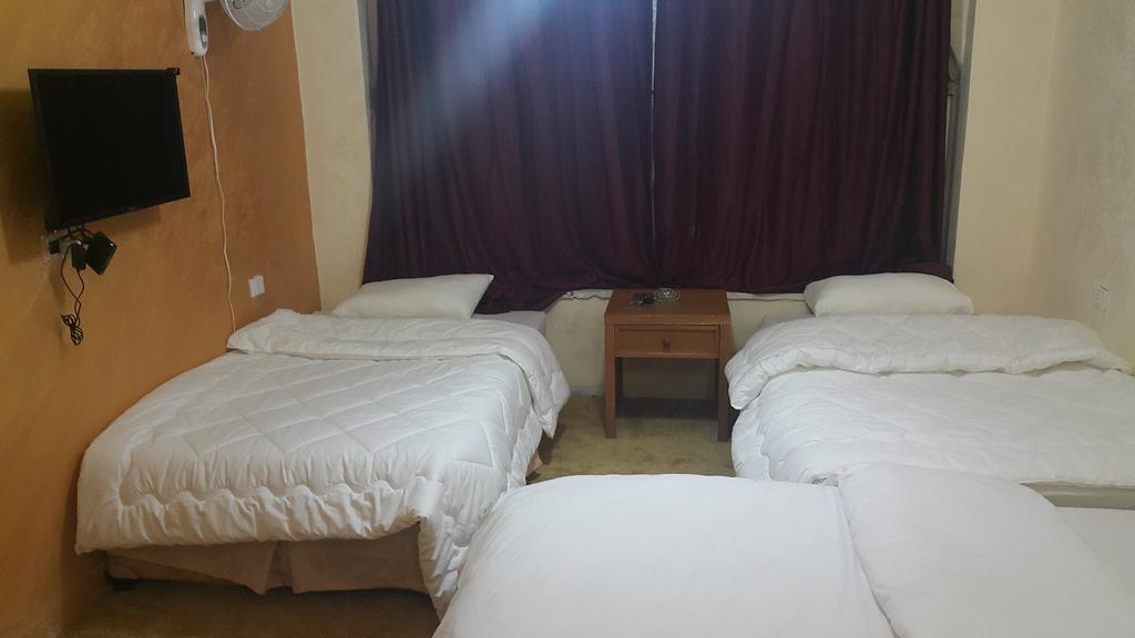 Al-Houriat Hotel Amman Zewnętrze zdjęcie