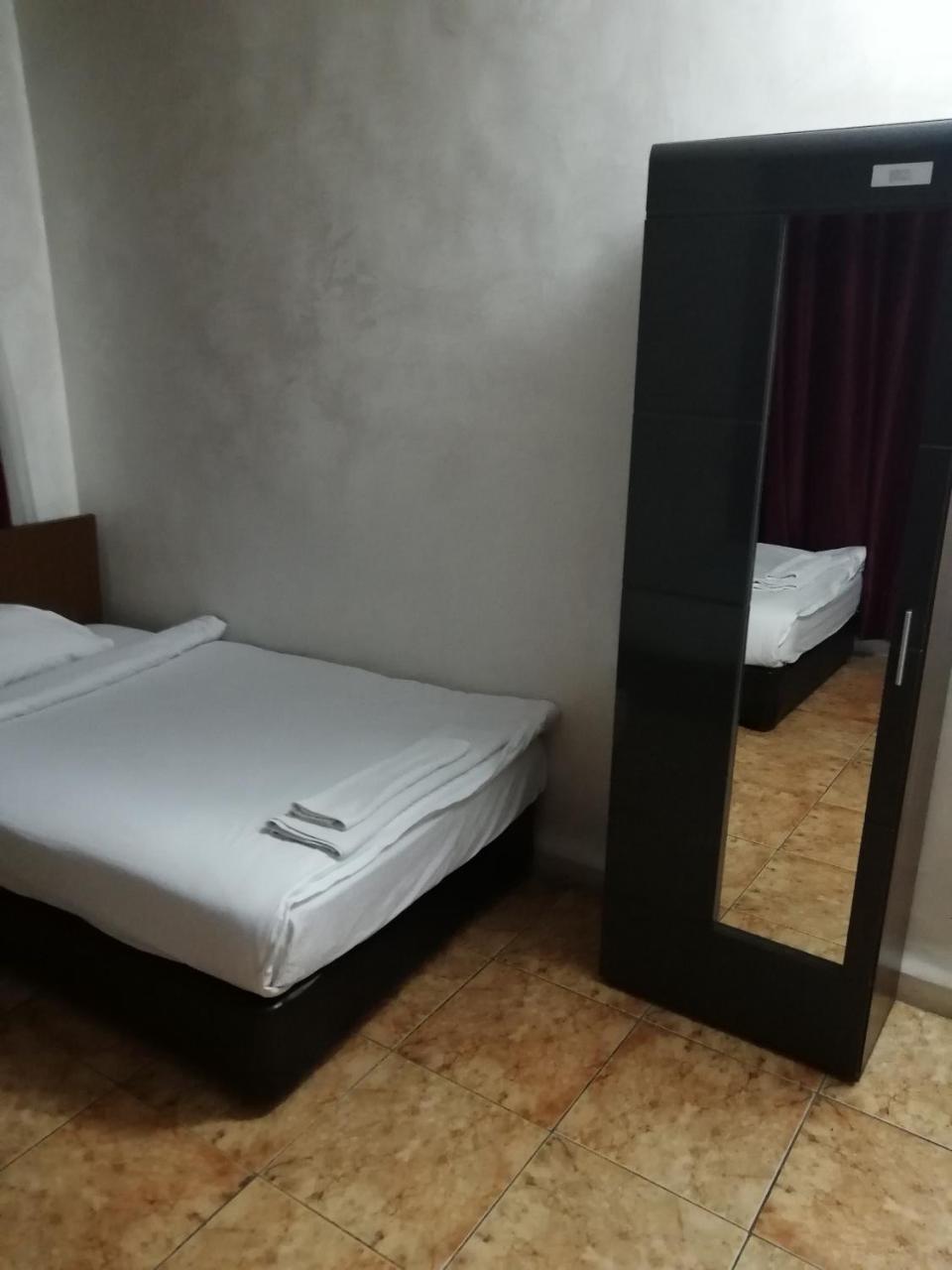 Al-Houriat Hotel Amman Zewnętrze zdjęcie